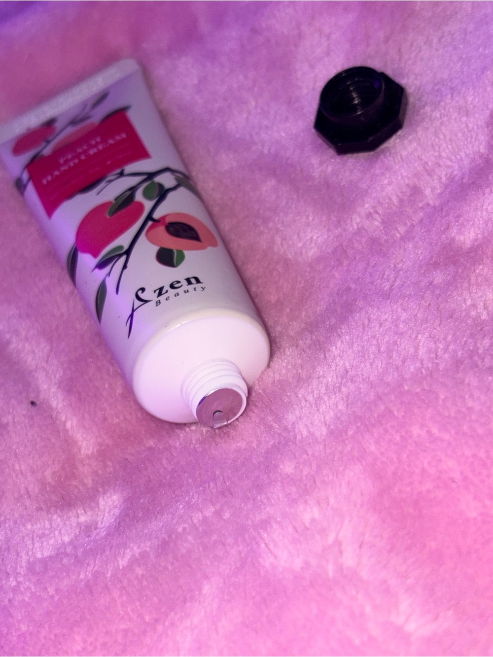 Peach Hand Cream - Picture 3 of 3